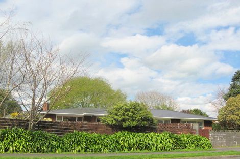 Photo of property in 135 Govett Avenue, Frankleigh Park, New Plymouth, 4310