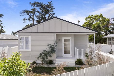 Photo of property in 24b Clinton Avenue, Te Atatu Peninsula, Auckland, 0610