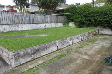Photo of property in 11 Hollies Crescent, Johnsonville, Wellington, 6037