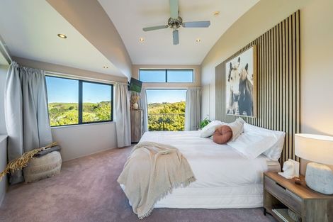 Photo of property in 3 Coroglen Rise, Pukerua Bay, 5026
