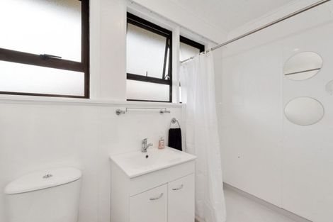 Photo of property in 27 Montgomery Crescent, Bader, Hamilton, 3206