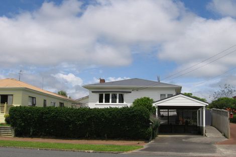 Photo of property in 42 Premier Avenue, Point Chevalier, Auckland, 1022
