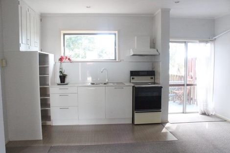 Photo of property in 2/27 Pakuranga Road, Pakuranga, Auckland, 2010