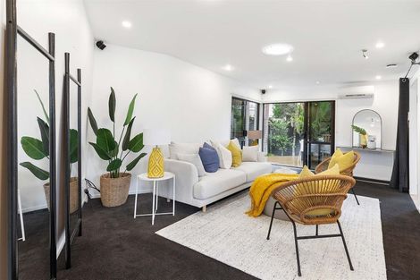 Photo of property in 8 Spinella Drive, Bayview, Auckland, 0629