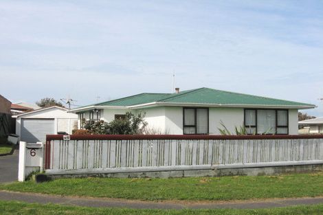 Photo of property in 6 Kotuku Street, Castlecliff, Whanganui, 4501
