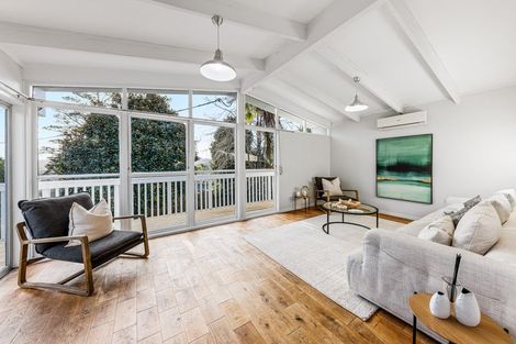 Photo of property in 18 Outlook Road, Greenhithe, Auckland, 0632