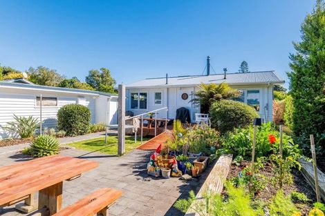 Photo of property in 14 Alexander Street, Waikanae, 5036