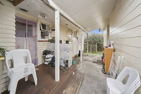 Photo of property in 4 Grande Vue Road, Papatoetoe, Auckland, 2025