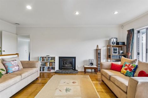 Photo of property in 79 Balmain Road, Birkenhead, Auckland, 0626