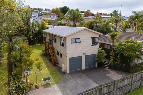Photo of property in 2/109 Athena Drive, Totara Vale, Auckland, 0629