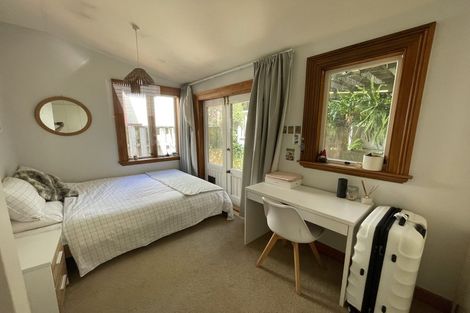 Photo of property in 16 Talavera Terrace, Kelburn, Wellington, 6012