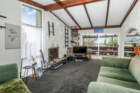 Photo of property in 103a Woodglen Road, Glen Eden, Auckland, 0602