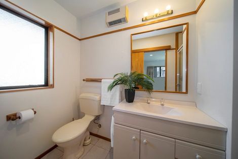 Photo of property in 11 Kinross Drive, Merrilands, New Plymouth, 4312