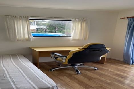 Photo of property in 211 Chelsea View Drive, Chatswood, Auckland, 0626