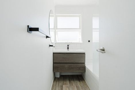 Photo of property in 10 Bremridge Place, Melville, Hamilton, 3206