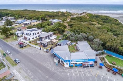 Photo of property in 4 Hunia Terrace, Himatangi Beach, Foxton, 4891