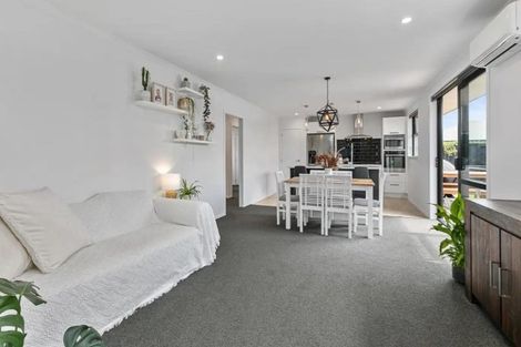 Photo of property in 11 Fuller Street, Papamoa Beach, Papamoa, 3118