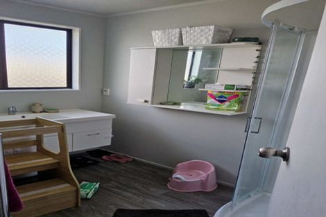 Photo of property in 13 Alton Grove, Masterton, 5810