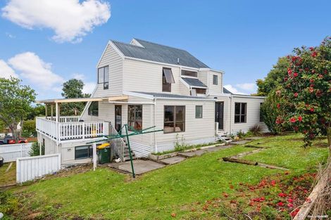 Photo of property in 22 Goodwood Drive, Goodwood Heights, Auckland, 2105