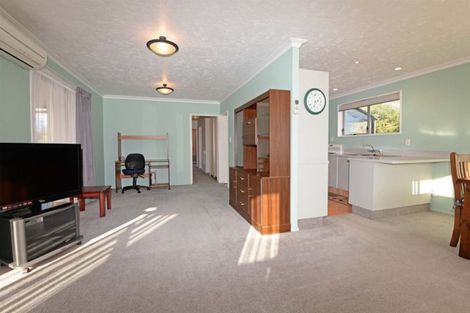 Photo of property in 23 Oakley Crescent, Hornby, Christchurch, 8042