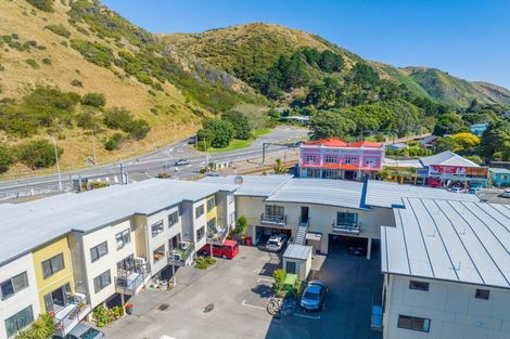 Photo of property in Te Kakariki Apartments, 5/5 Wellington Road, Paekakariki, 5034