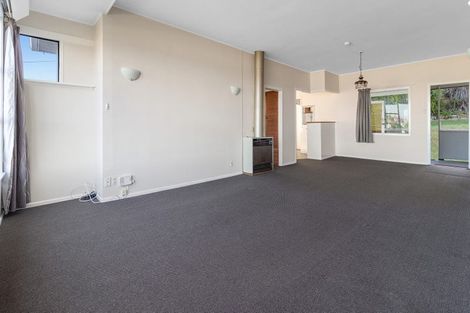 Photo of property in 25 Bayview Road, Browns Bay, Auckland, 0630