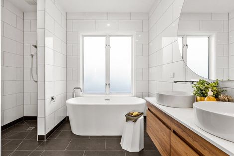 Photo of property in 5 Te Roera Drive, Taradale, Napier, 4112