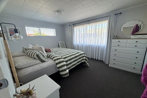 Photo of property in 4 Renata Road, Otaki, 5512