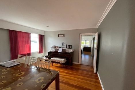 Photo of property in 23 Tobruk Crescent, Milford, Auckland, 0620
