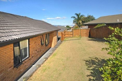 Photo of property in 30 Skelton Avenue, Randwick Park, Auckland, 2105