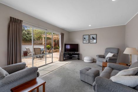 Photo of property in 1/573 Beach Road, Murrays Bay, Auckland, 0630