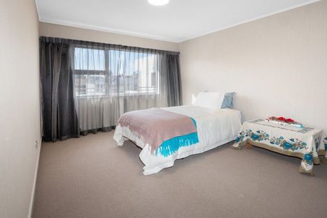 Photo of property in 10 The Mall, Mount Maunganui, 3116