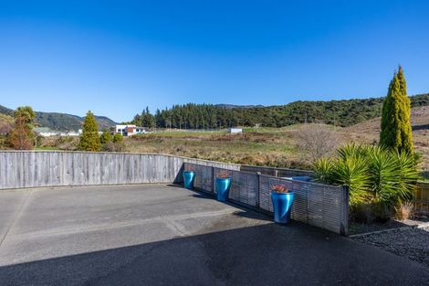Photo of property in 21 Glentui Place, Waikawa, Picton, 7220