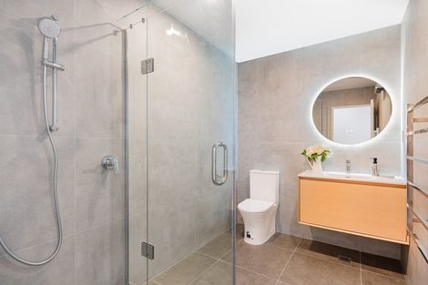 Photo of property in 2c Grove Lane, Pakuranga, Auckland, 2010