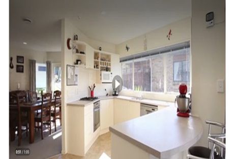 Photo of property in 6 Cayman Place, Unsworth Heights, Auckland, 0632