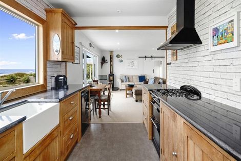 Photo of property in 17 Pukehina Parade, Pukehina, 3189