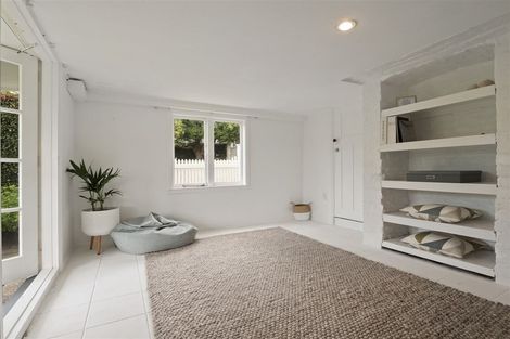 Photo of property in 8 Shoal Bay Road, Devonport, Auckland, 0624