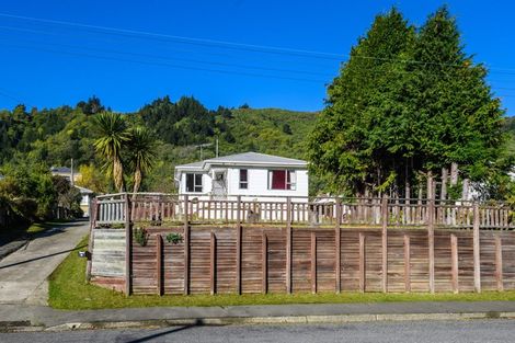 Photo of property in 63 Hampden Street, Picton, 7220