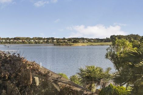 Photo of property in 13 Reynard Terrace, Conifer Grove, Takanini, 2112