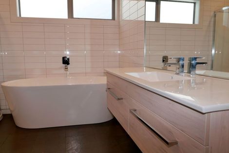 Photo of property in 90 Muri Road, Pukerua Bay, Porirua, 5026