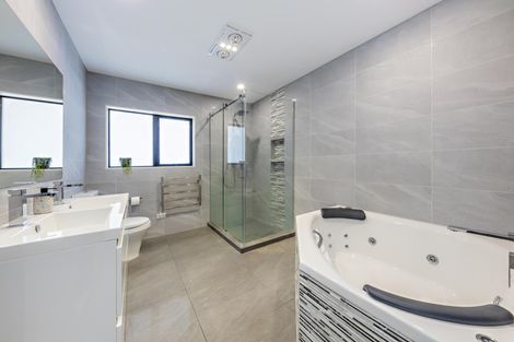 Photo of property in 1217 Glenbrook Road, Glenbrook, Waiuku, 2681