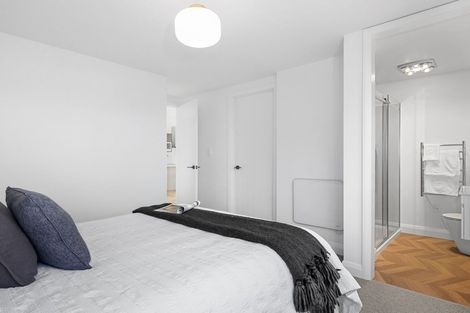 Photo of property in 7 West Avenue, Saint Clair, Dunedin, 9012