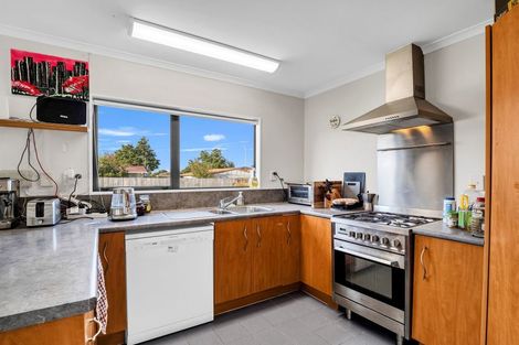 Photo of property in 32 Dahlstrom Grove, Kelvin Grove, Palmerston North, 4414