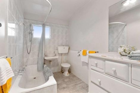 Photo of property in 17 Hart Street, Woolston, Christchurch, 8023