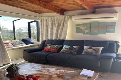 Photo of property in 1/191 Glenfield Road, Hillcrest, Auckland, 0627