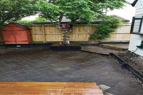 Photo of property in 2/86 Aviemore Drive, Highland Park, Auckland, 2010