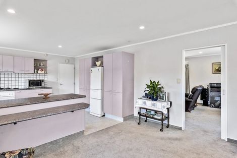 Photo of property in 60 The Drive, Paraparaumu Beach, Paraparaumu, 5032