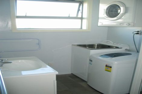 Photo of property in 2/28 Mona Vale Avenue, Riccarton, Christchurch, 8011