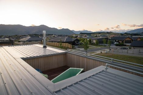 Photo of property in 6 Pounamu Avenue, Albert Town, Wanaka, 9305