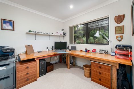 Photo of property in 34 Sapperton Drive, Henderson, Auckland, 0612